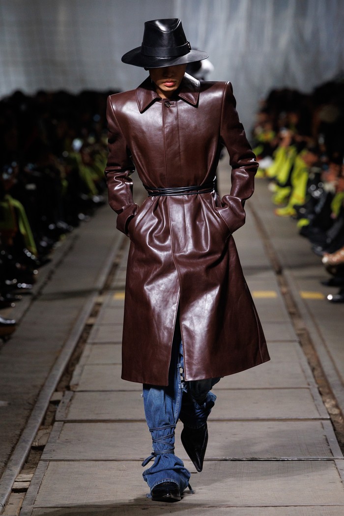 Hal Menarik Koleksi Alexander McQueen Fall/Winter 2024