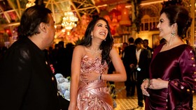 Deretan Gaya Mewah Calon Mantu Crazy Rich India Mukesh Ambani