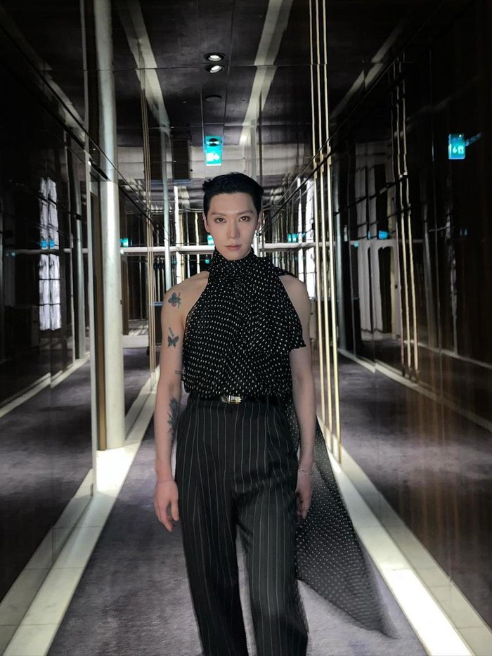Pada Selasa, (5/3) lalu, Ten terlihat modis saat menghadiri Saint Laurent Men Collection Fall/Winter 2024-2025 yang merupakan bagian dari Paris Fashion Week./ Foto: instagram.com/tenlee_1001