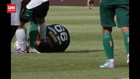 VIDEO:Persebaya Tuntut PSSI Sanksi Wahyudi Hamisi Tendang Kepala Bruno