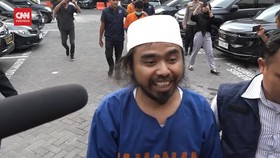 VIDEO: Konten Tukar Pasangan di Youtube, Gus Samsudin Raup 100 Juta