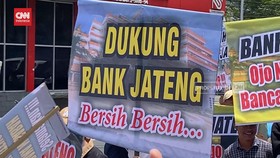 VIDEO: Ganjar dilaporkan KPK, Massa Gelar Demo Selamatkan Bank Jateng