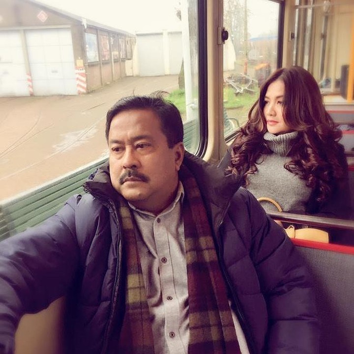 <p>Bunda pasti tak asing dengan sosok Cornelia Agatha, bukan? Ia merupakan salah satu pemain <em>Si Doel Anak Sekolahan</em> dan berperan sebagai Sarah.(Foto: Instagram @perempuanpanggung)<br /><br /><br /></p>