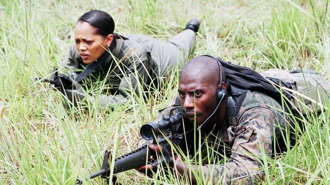 Bioskop Trans TV malam ini, Minggu (17/3), akan menayangkan Hunt for Eagle One: Crash Point pada pukul 21.45 WIB.