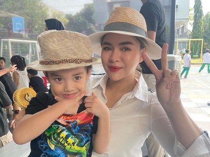 7 Potret Guinandra Putra Kedua Vicky Shu yang Jarang Terekspose, Sudah Berusia 4 Th