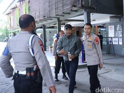 Kapolsek Mampang Turun Langsung Tangkap Pelaku Kasus Penusukan Kafe MB