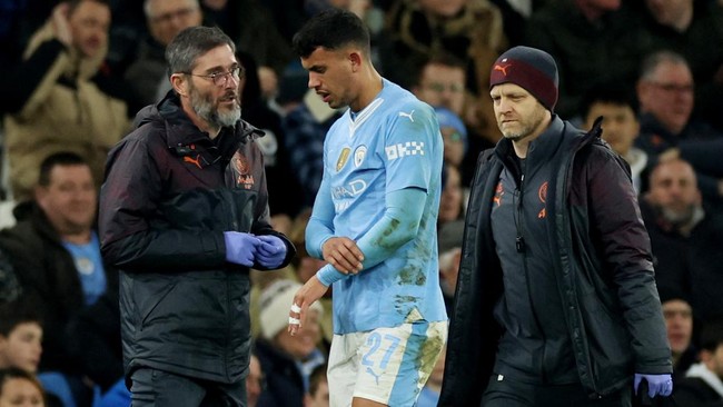 Kevin De Bruyne viral di media sosial setelah memperlihatkan wajah datar setelah jari rekan setimnya di Manchester City, Matheus Nunes, sempat dislokasi.