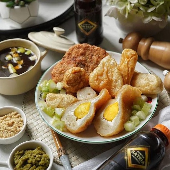 5 Camilan Indonesia Populer Versi Taste Atlas, Cocok untuk Takjil!