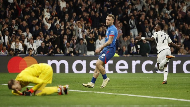 Real Madrid lolos ke perempat final Liga Champions meski hanya bermain imbang 1-1 lawan RB Leipzig di Stadion Santiago Bernabeu, Kamis (7/3) dini hari WIB.