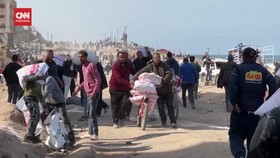 VIDEO: Bantuan Tiba, Warga Gaza Berebut Tepung di kala Krisis Pangan