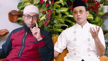 img-title Reaksi Ustaz Khalid Basalamah Ditanya Denny Sumargo Cara Poligami