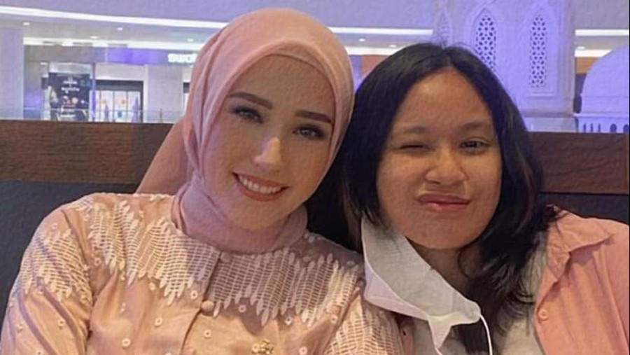 Adelia Pasha dan Shakiena Azalea Adelia Pasha dan Shakiena Azalea