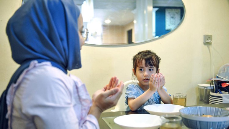 Anak puasa setengah hari
