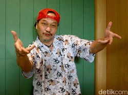 Klarifikasi Iwa K Soal Isu Jadi Ayah Biologis Anak Denada