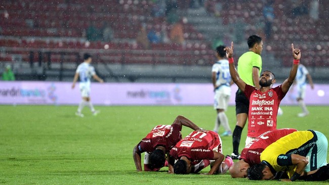 Persaingan menuju babak championship series makin panas setelah Bali United mengalahkan PSIS Semarang 2-0 pada matchday ke-28 Liga 1 2023/2024.