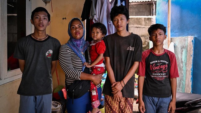 FOTO: Sopir Bajaj Itu Bernama Ekawati, Tangguh Arungi Jalanan