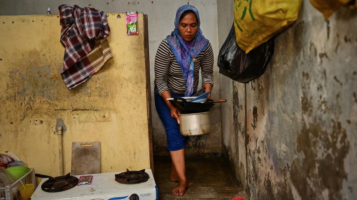 FOTO: Sopir Bajaj Itu Bernama Ekawati, Tangguh Arungi Jalanan