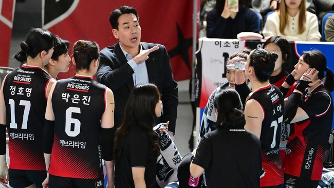 Pelatih Red Sparks Ko Hee Jin mengomentari perpanjangan kontrak Megawati Hangestri Pertiwi di klub asal kota Daejeon tersebut.