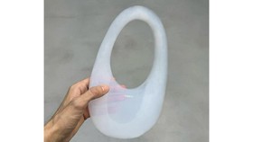Coperni Buat Tas dengan Bahan Dasar 99 Persen Udara dan Teknologi NASA