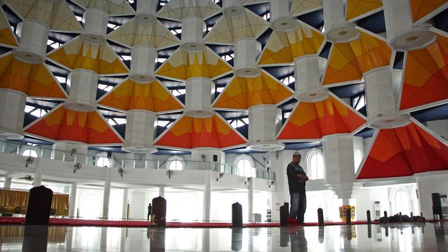 FOTO: 5 Masjid Indah di Indonesia yang Menarik Dikunjungi Saat Ramadan