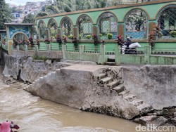 Berkabung di Cikapundung, 2 Jasad Santri yang Hanyut Ditemukan