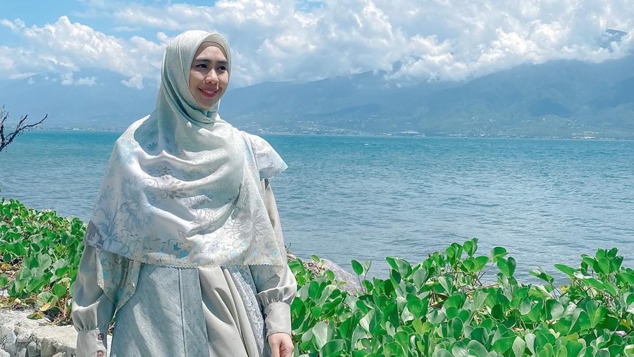 Oki Setiana Dewi