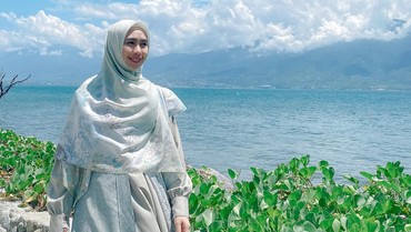 img-title Profesi Oki Setiana Dewi Usai Pindah ke Mesir demi Pendidikan Anak