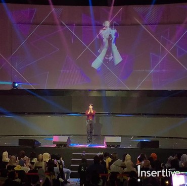 Onlee Bacakan Surat Pakai Bahasa Indonesia hingga Bongkar Isi Tas