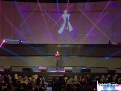 Onlee Bacakan Surat Pakai Bahasa Indonesia hingga Bongkar Isi Tas