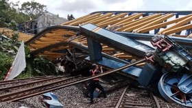 Perjalanan Kereta di Sumatera Setop Imbas Penyangga Fly Over Roboh