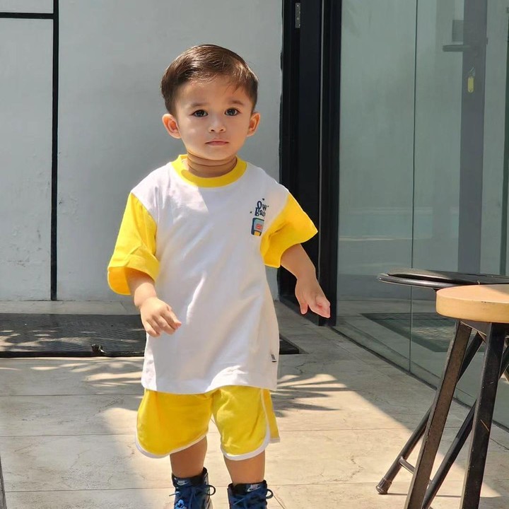 <p>Banyak netizen yang merasa gemas dengan tingkah Adzam nih, Bunda. Mereka pun menyebut bakat Adzam menurun dari sang Bunda. (Foto: Instagram: @nathalieholscher)</p>