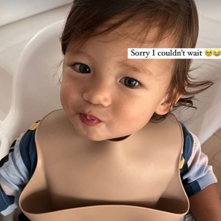 <p>Jennifer Bachdim kerap mengunggah potret Si Kecil Kiyoji Kaynen Bachdim kala menyantap makanannya. Dengan menu yang beragam, Kiyoji terlihat sangat lahap menyantapnya, lho. (Foto: Instagram: @jenniferbachdim)</p>