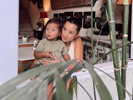 7 Potret Anak Artis saat Makan, Rayyanza hingga Putra Jennifer Bachdim Selalu Lahap