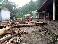 BNPB: 26 Meninggal Akibat Banjir dan Longsor di Sumbar
