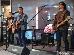 Berpesta Bareng The Rain di dPop Music Day