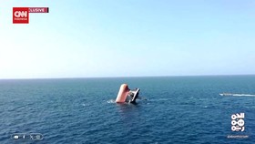 VIDEO: Diserang Houthi, Kapal Inggris Tenggelam di Laut Merah