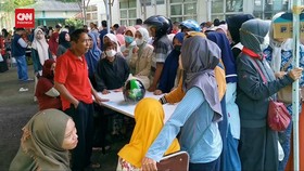 VIDEO: Kehabisan Beras Murah Bulog, Warga Di Sidoarjo Ngamuk
