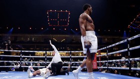 FOTO: Anthony Joshua Pukul KO Francis Ngannou