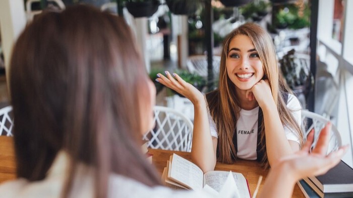 Hal-hal yang tidak dilakukan orang dengan kecerdasan emosional tinggi saat berbicara dengan orang lain
