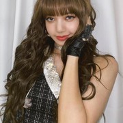 8 Artis Korea yang Makin Cantik dengan Rambut Keriting, Ada Lisa BLACKPINK hingga Han So Hee