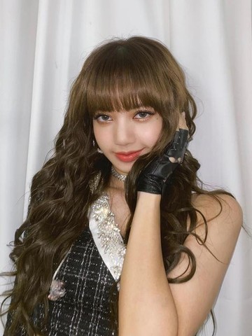 8 Artis Korea yang Makin Cantik dengan Rambut Keriting, Ada Lisa BLACKPINK hingga Han So Hee