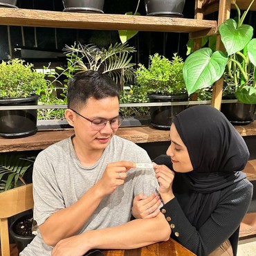 Foto Bareng Suami Hilang, Rumah Tangga Nadya Mustika Dikhawatirkan