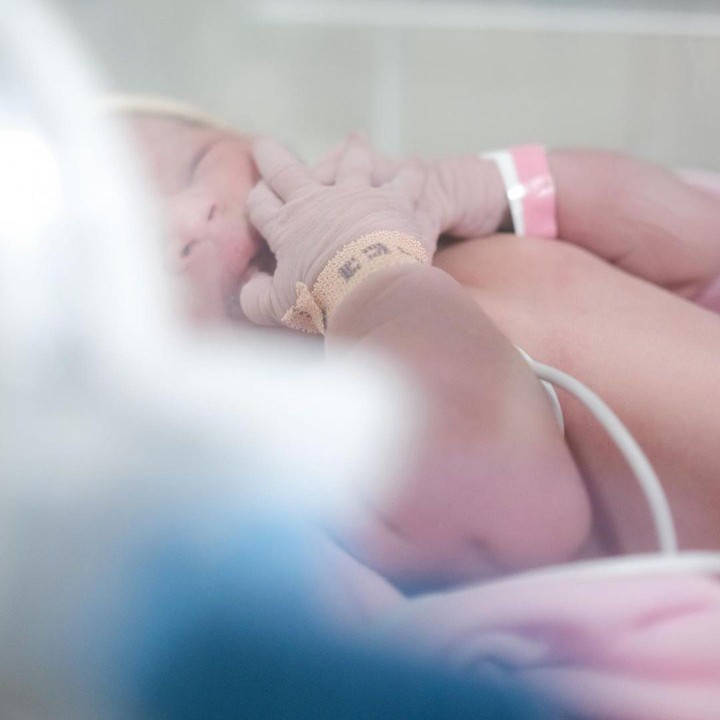 <p>Pasangan Sabrina Anggraini dan Belva Devara baru saja dikaruniani anak pertama berjenis kelamin perempuan, Bunda. (Foto: Instagram @sabrinaanggraini/ @belvadevara)</p>