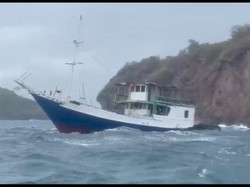 Diterjang Gelombang Tinggi, Kapal Tenggelam di Perairan Labuan Bajo