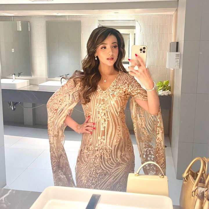 <p>Tsania datang langsung ke acara puncak Puteri Indonesia untuk memberikan support pada Gina. Dalam acara ini, Tsania mengenakan gaun berwarna gold yang membuatnya terlihat elegan. (Foto: Instagram @tsaniamarwa54)</p>