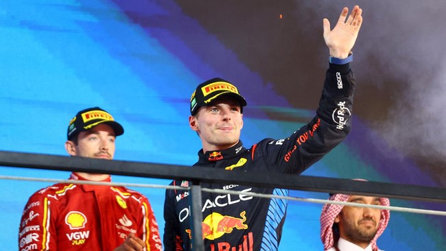 Juara dunia Formula 1 (F1) 2024 Max Verstappen mengaku tertarik untuk merintis jadi pembalap Moto3, Moto2, hingga MotoGP.