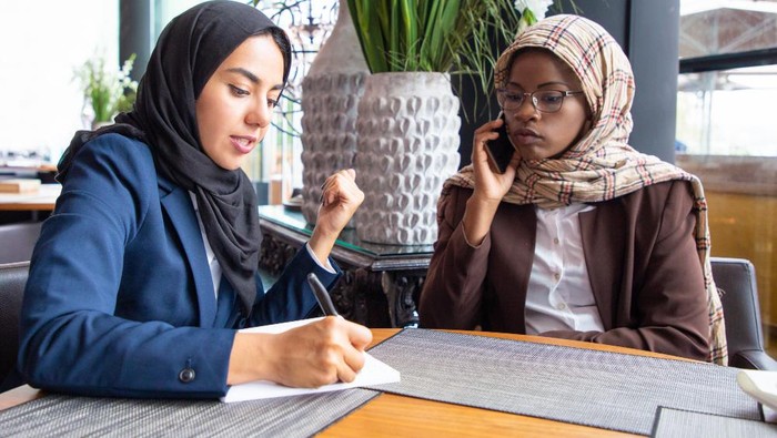 7 Cara Agar Tetap Khusyuk Beribadah di Bulan Puasa, Walau Dilanda Banyak Kesibukan!