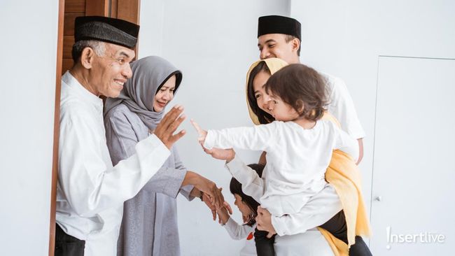 Begini Cara Menghitung THR untuk Orang Tua dan Mertua agar Adil