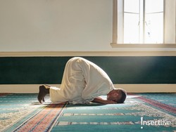 Pendapat UAS & Syafiq Riza soal Hukum Berdoa Saat Sujud Pakai Bahasa Indonesia