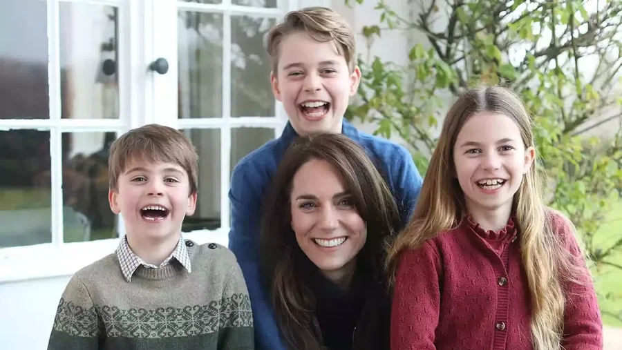 Kate Middleton bersama tiga anaknya usai operasi perut